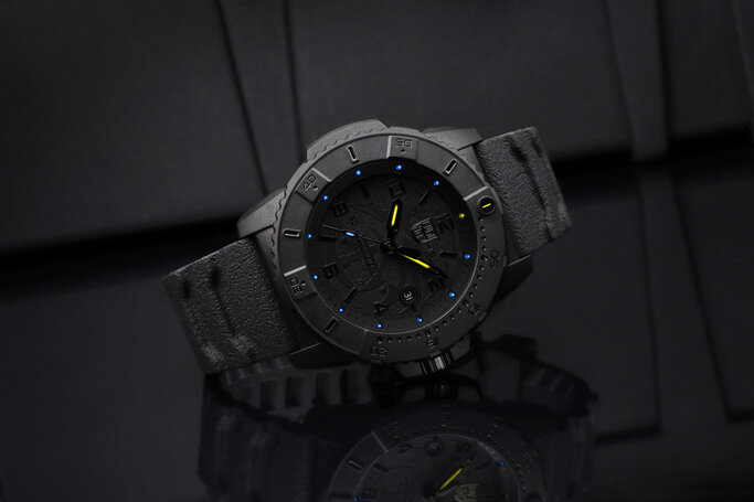 Luminox ブラック 腕時計　3600series Luminox - Men's 45mm Black Out - 3600 NSF Series Watch - Military